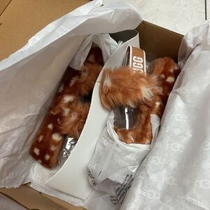 UGG slipper slide sandal strap